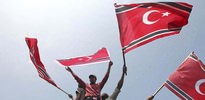 Endonezya'da bayrak mitingi