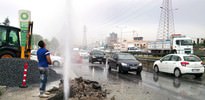 K.Çekmece'de su borusu patladı