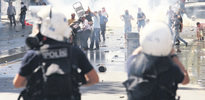 Gezi’de 17 kişi sınır dışı