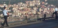 Boğaz Köprüsü'nde intihar