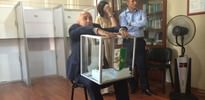 CHP'li vekil sandığı kucakladı
