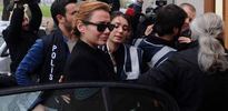 Deniz Seki'yi kapıcı yakaladı