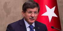 Davutoğlu'ndan Fransızca tweet