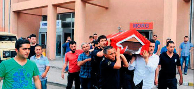 Şırnak'ta panzer devrildi: 1 polis şehit oldu