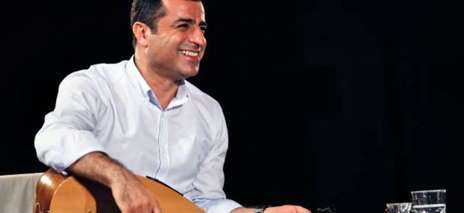 Yılmaz Özdil HDP'yi parlatanlara sert tepki gösterdi