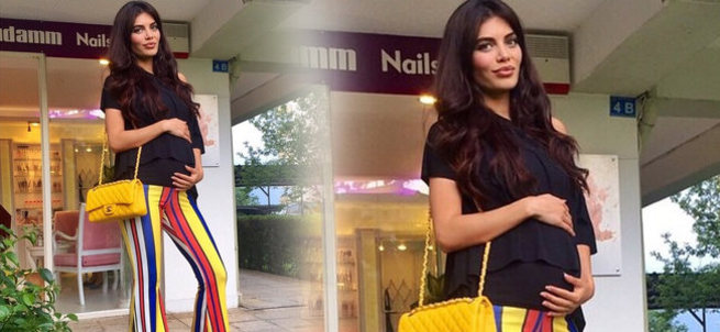 Ceren Hindistan'dan her şey yolunda pozu