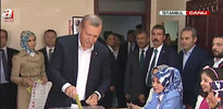 Cumhurbaşkanı Erdoğan İstanbul'da oyunu kullandı
