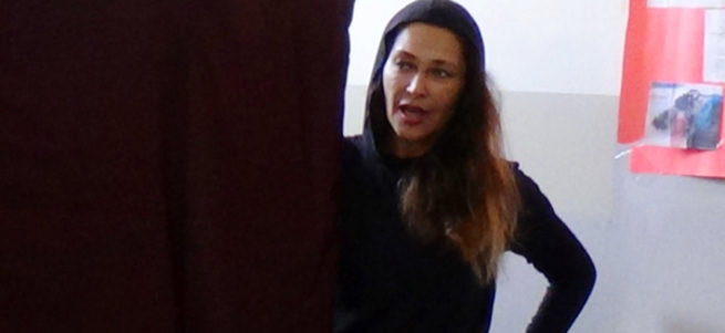 Hülya Avşar'a 'imza' şoku!