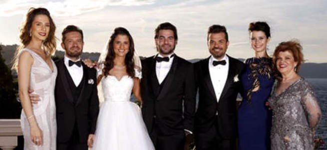 Beren Saat ile görümcesi kavgalı mı?