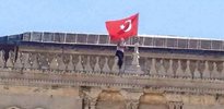 Mescid-i Aksa'ya Türk bayrağı asıldı
