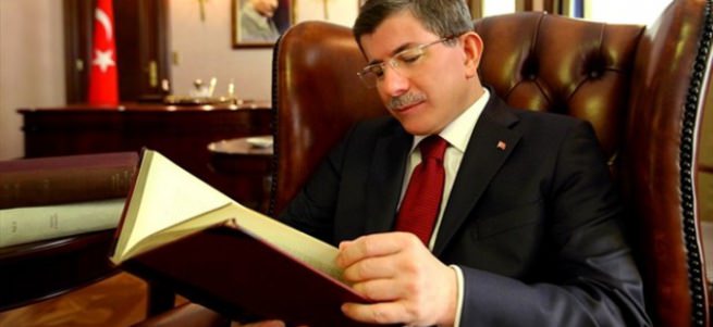 Davutoğlu'ndan Gül hakkındaki kitaba ilk yorum