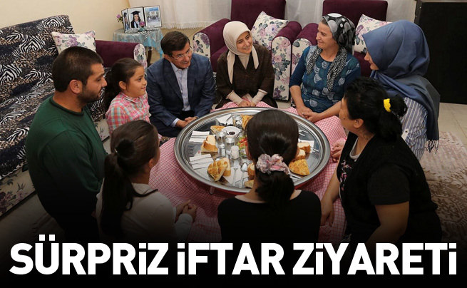 Başbakan Ahmet Davutoğlu'ndan sürpriz iftar ziyareti