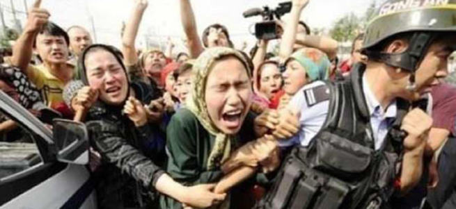 Beş bin Uygur Türkü zulümden ölüme kaçtı