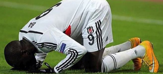 Demba Ba böyle veda etti
