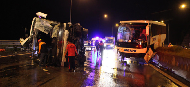 TEM otoyolunda trafik kazaları: 6 ölü