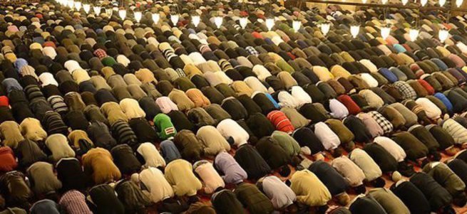 İl il Bayram namazı saatleri açıklandı - Bayram namazı saat kaçta?