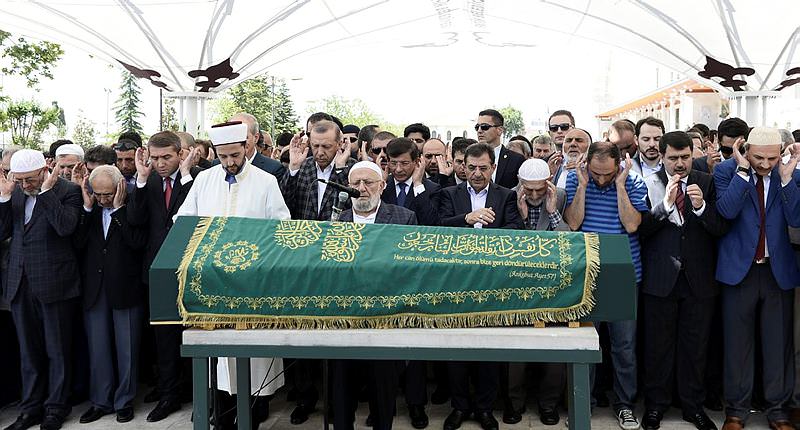 Erdoğan ve Davutoğlu'ndan Ali Nar'a veda