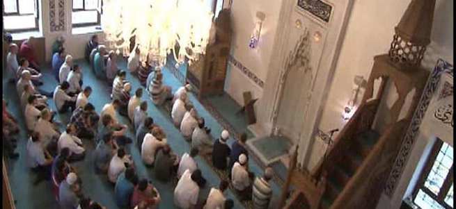 Validebağ'daki camide ilk namaz!