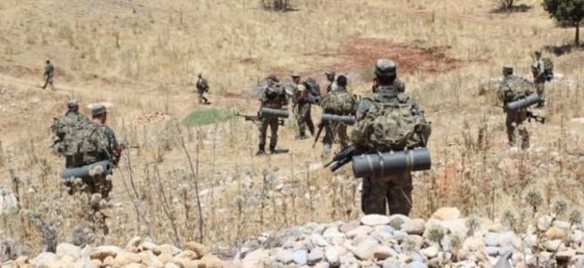 PKK'lı teröristler askere ateş açtı!