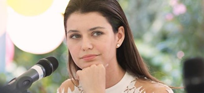 Beren Saat'e büyük şok!