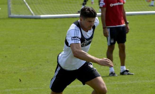 Mario Gomez şov