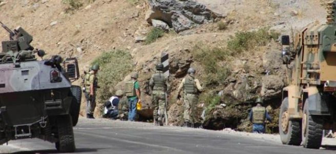 Hakkari'de bomba PKK'lının elinde patladı