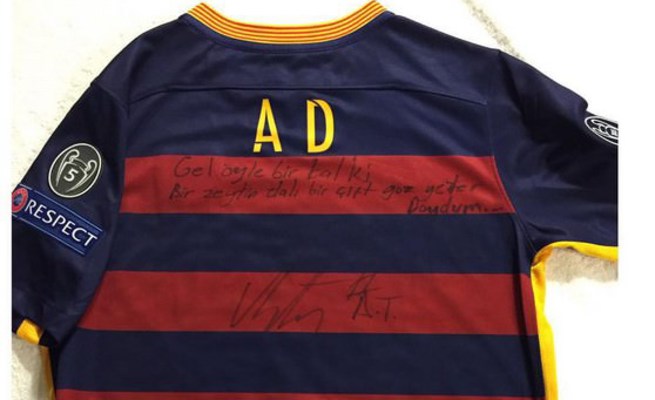 Arda Turan'dan sevgilisine jest