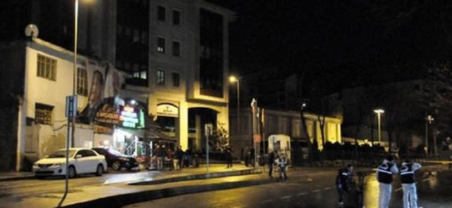 İstanbul'da AK Parti binasına silahlı saldırı: 1 yaralı