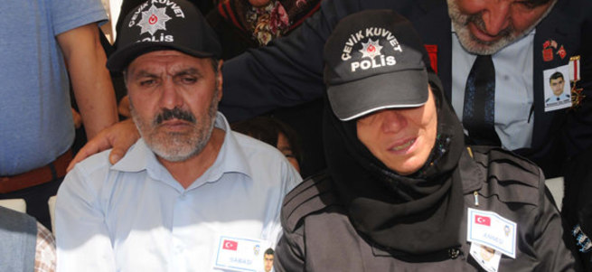 Şehit polisin cenazesinde gözyaşları sel oldu