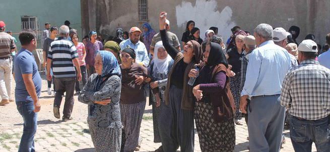 Şehidin annesi Kürtçe ağıtlar yaktı