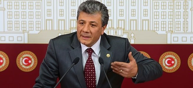 Can Dündar'a rağmen Zekeriya Öz'ü eleştirdi!