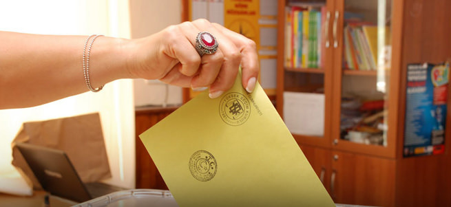 AK Parti açık ara önde