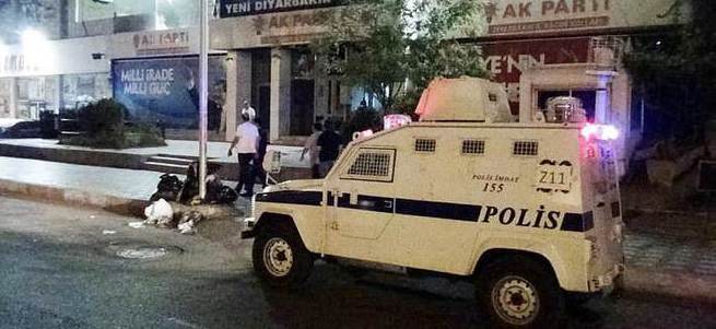 AK Parti İl Başkanlığı'na bombalı saldırı