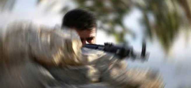 PKK'lılar minibüs taradı: 1 yaralı
