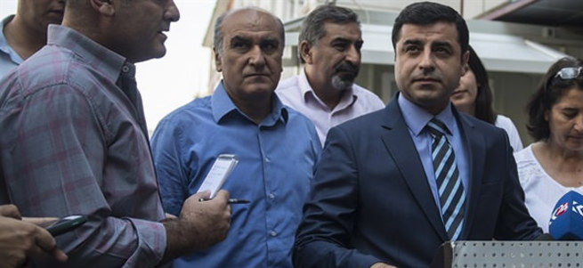 Demirtaş'tan referandum teklifi