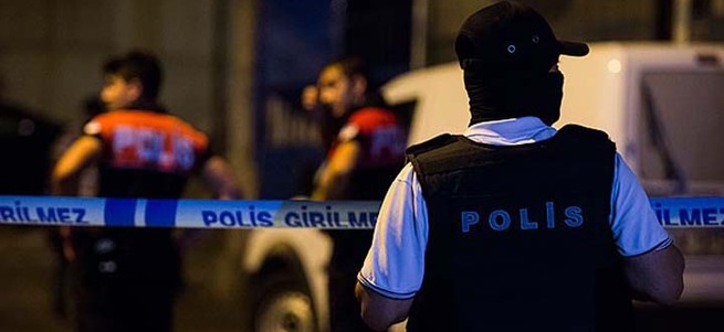 İstanbul Esenler‘de polise saldırı