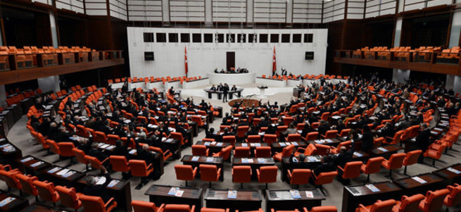 Davutoğlu'ndan kritik HDP hamlesi