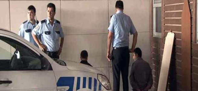 Silahlı iki PKK'lı metrobüste yakalandı