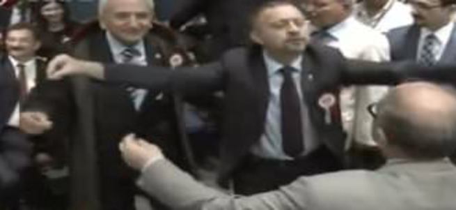 Adli yıl açılışında avukatlar göbek attı