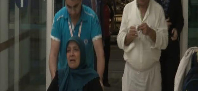 Şehit haberini Hacda öğrenen aile yurda döndü