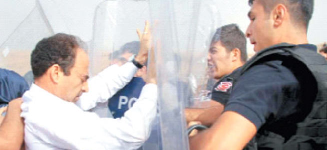 Halk provokatörün oyununa gelmedi