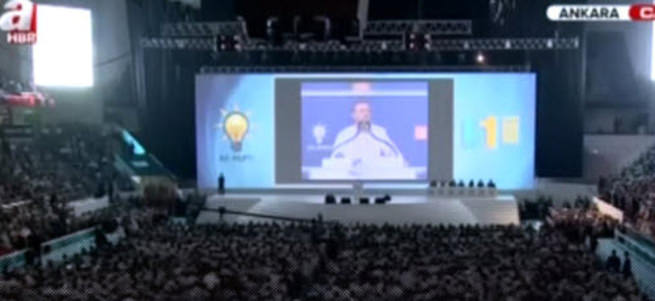 Erdoğan'ın sesinden şiir salonu coşturdu