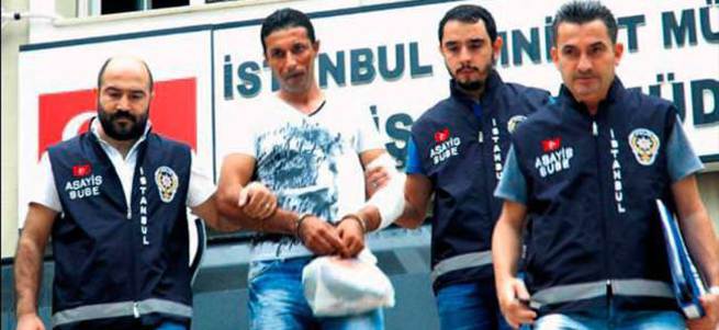 Kuzenini öldürüp 5 parçaya ayırdı