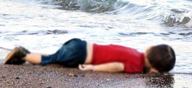 Charlie Hebdo'dan tepki çeken 'Aylan' karikatürü