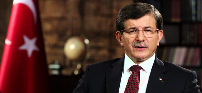 Davutoğlu: Ellerine tutuşturulan metni okumak bir bakana yakışmaz