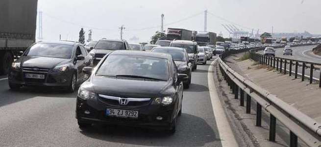 TEM otoyolunda trafik kazası: 8 yaralı