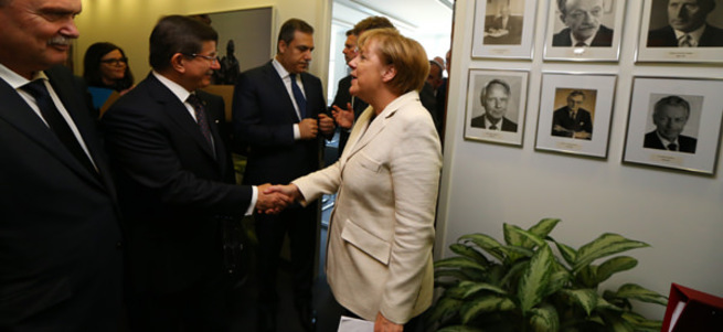 Davutoğlu paralel savcıları istedi
