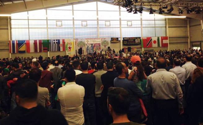 Demirtaş'ın mitinginde Türk bayrağı hariç 12 bayrak vardı