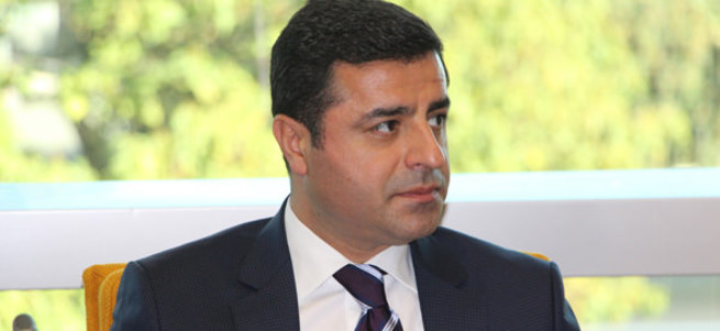 HDP'li vekiller Selahattin Demirtaş'ı yalanlıyor