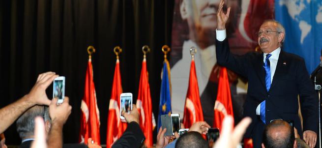 Kılıçdaroğlu'nun katıldığı etkinlikte boş sandalyeler